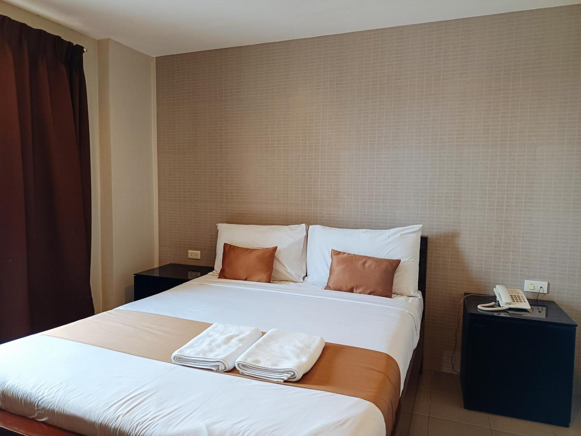 Hotel Juliana By Reddoorz ตูกิกาเราซิตี้ ภายนอก รูปภาพ