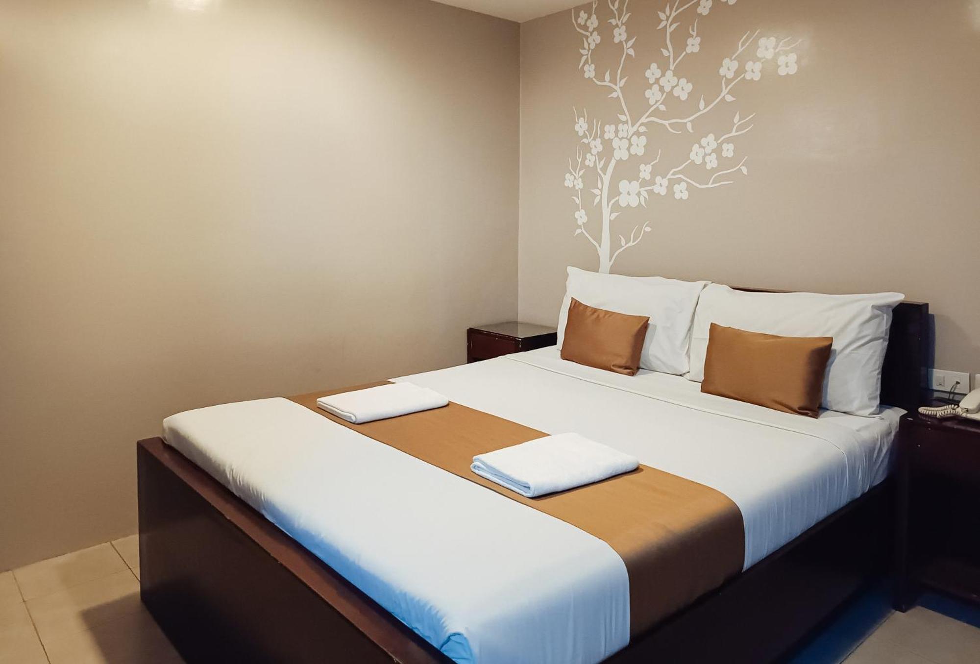 Hotel Juliana By Reddoorz ตูกิกาเราซิตี้ ภายนอก รูปภาพ
