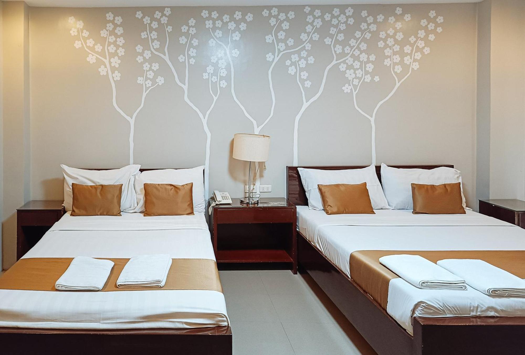 Hotel Juliana By Reddoorz ตูกิกาเราซิตี้ ภายนอก รูปภาพ